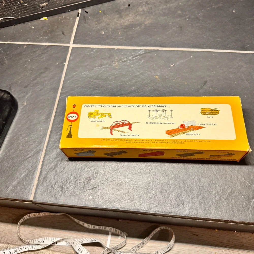 Vintage 70s Cox HO Scale Electric Trains CP Rail Box Car CP 355178 Silver Red‎